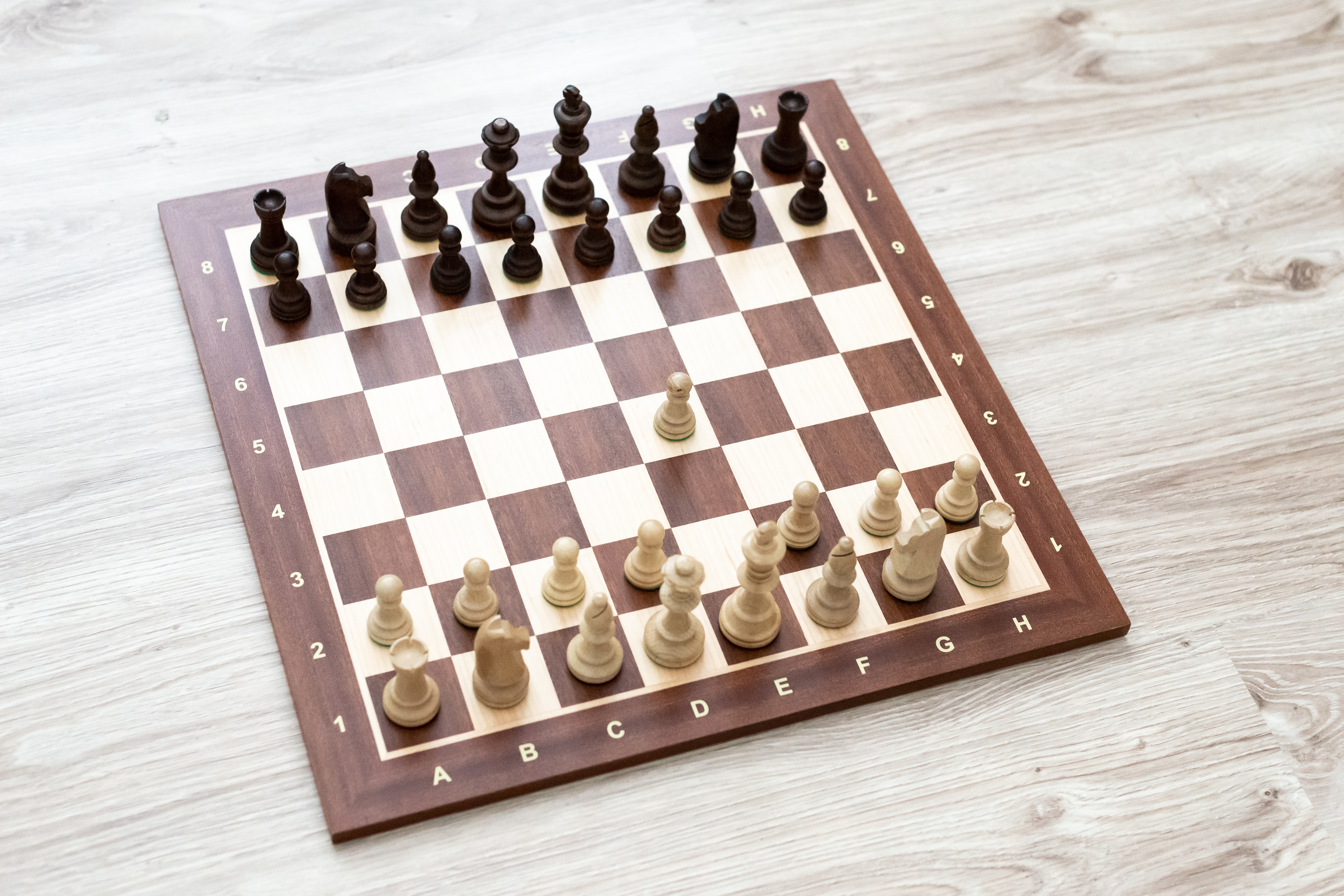 Drevená šachová súprava STAUNTON KLASIK