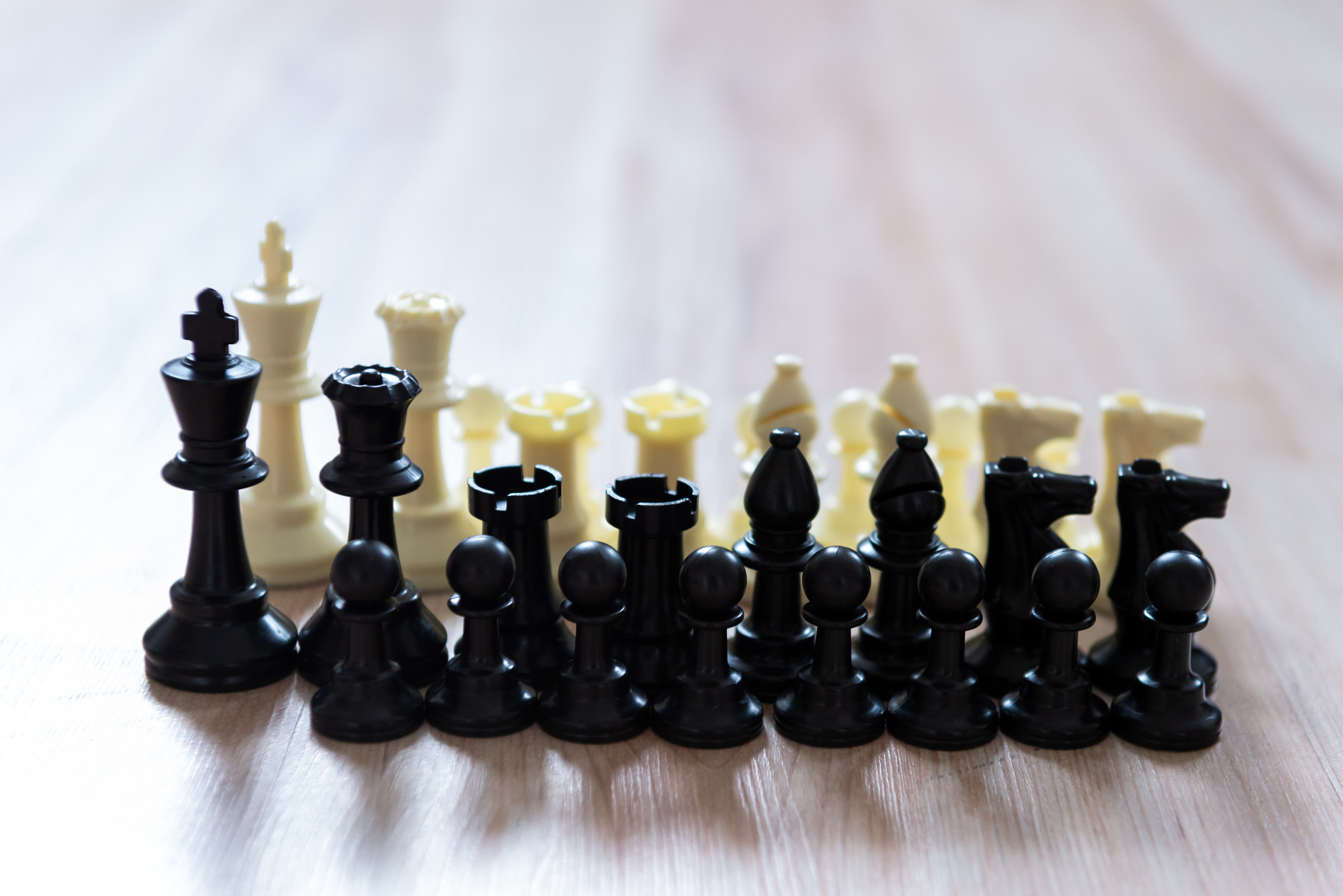 Šachové figúrky Staunton stredné