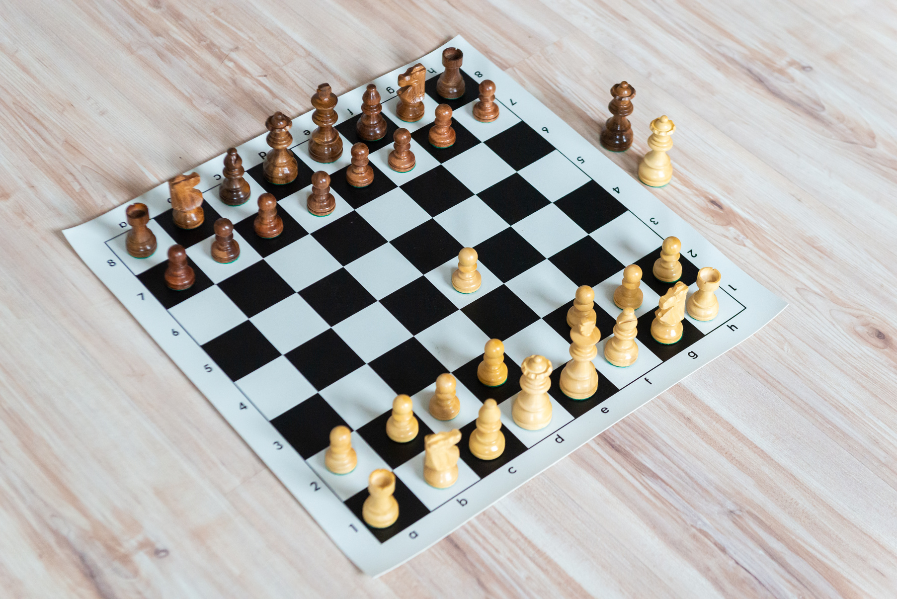 Šachová súprava Francúzky agát detail figúrok