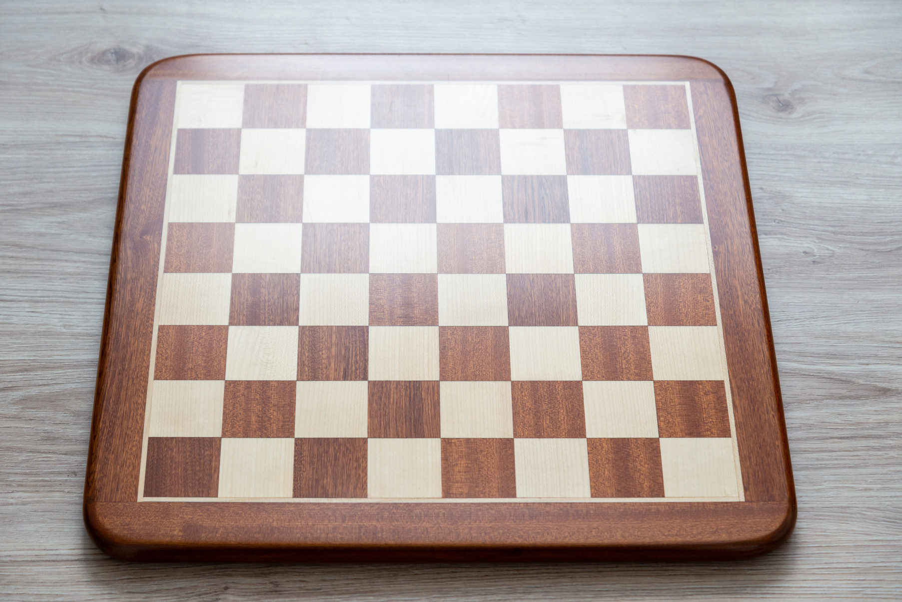 Palisandrová a javorová šachovnica