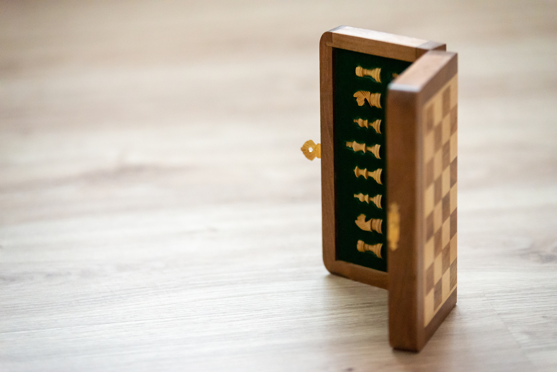 Magnetické dřevěné šachy LUX mini