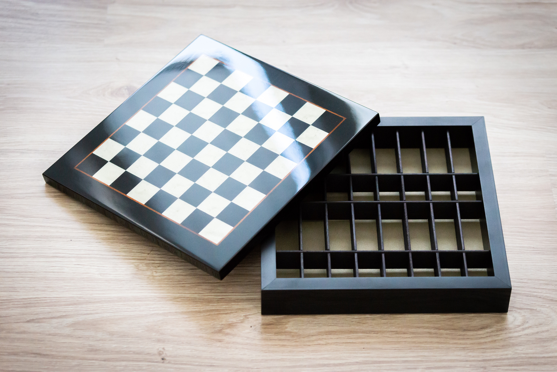 Dřevěná šachovnice Briar Box
