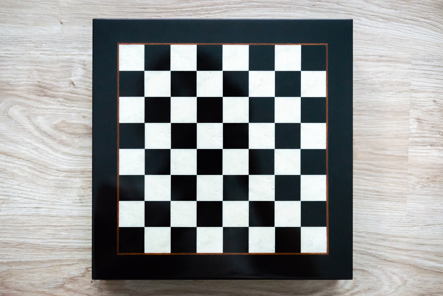 Dřevěná šachovnice Briar Box