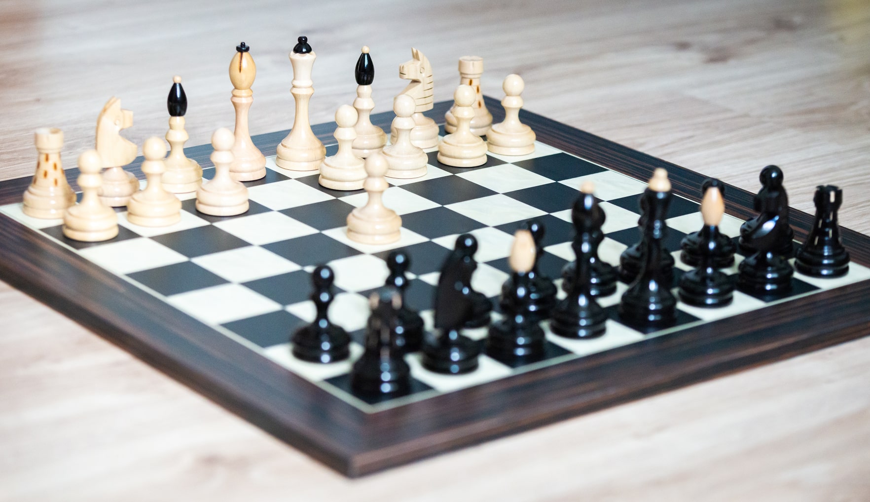 Dřevěná šachová souprava Black Ebony klubovka