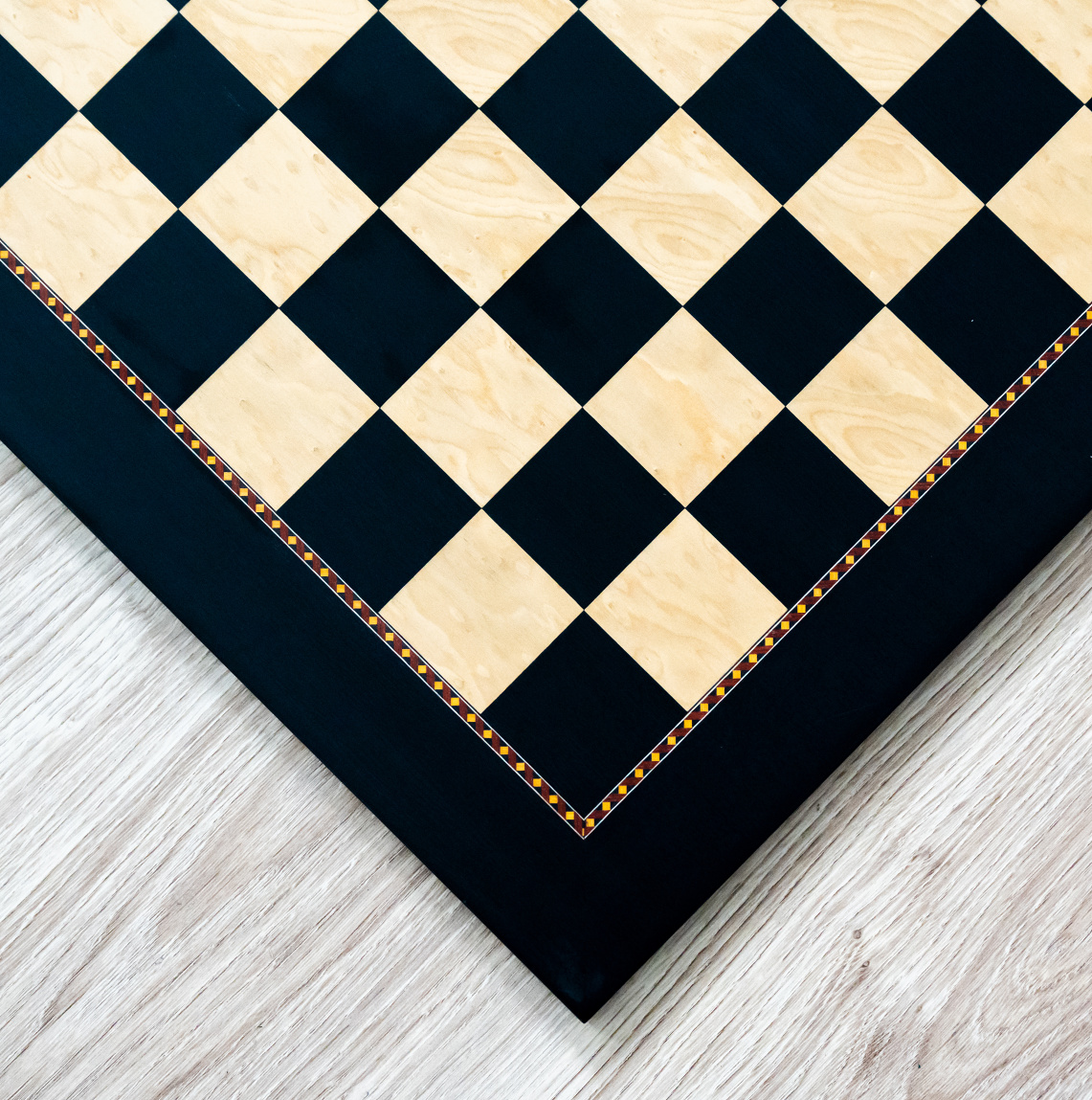 Dřevěná šachovnice Queen´s gambit