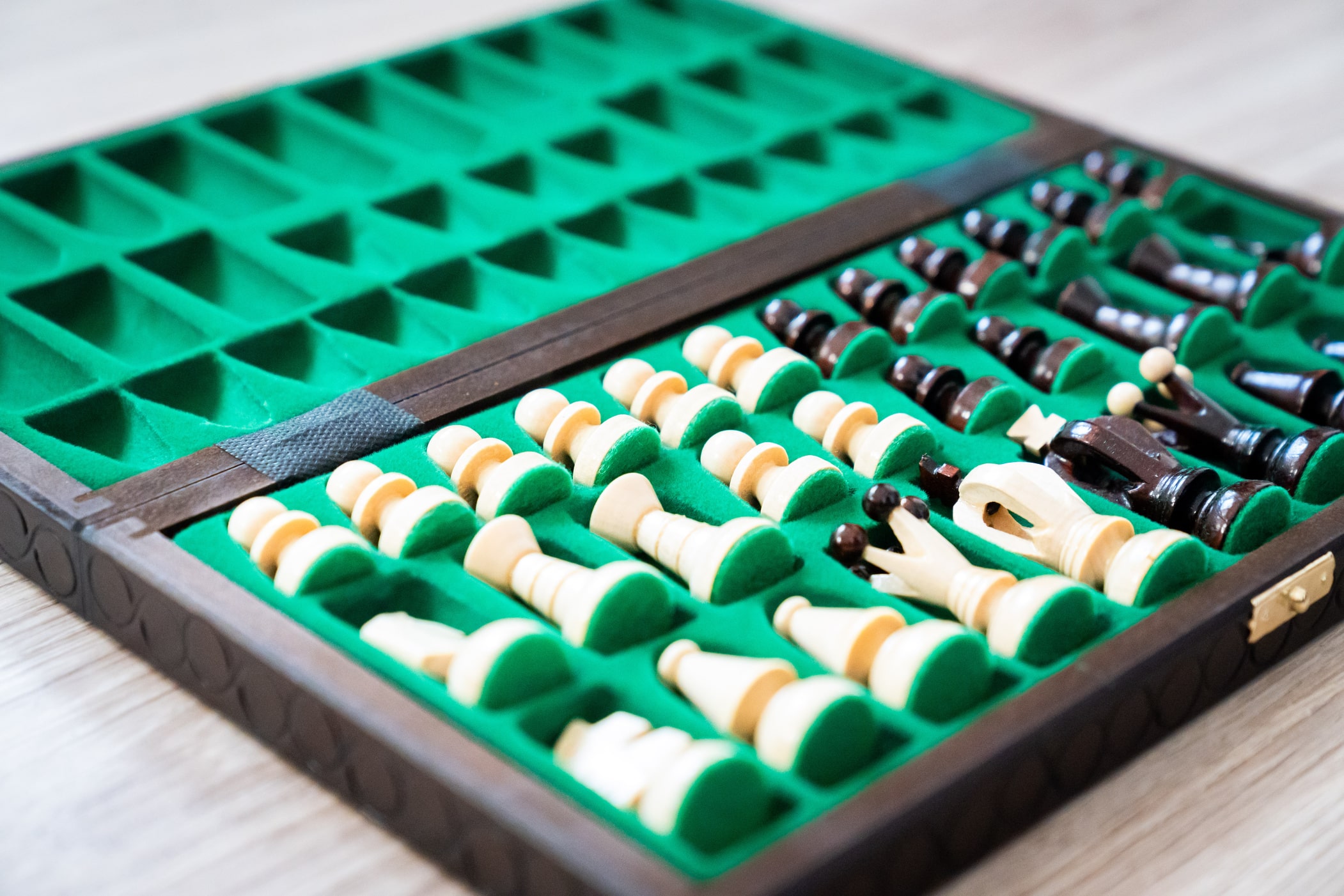 Drevené šachy Kráľovské Standard