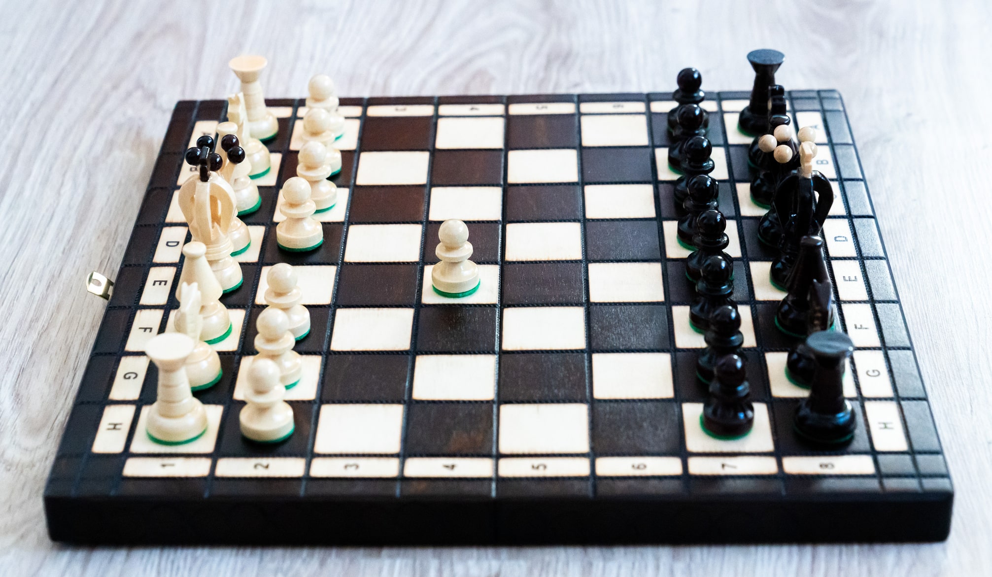 Drevené šachy Kráľovské Standard