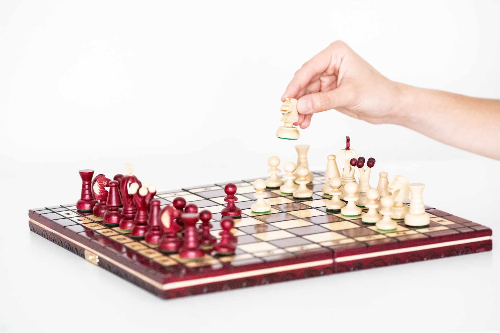 Drevené šachy Timbela červené