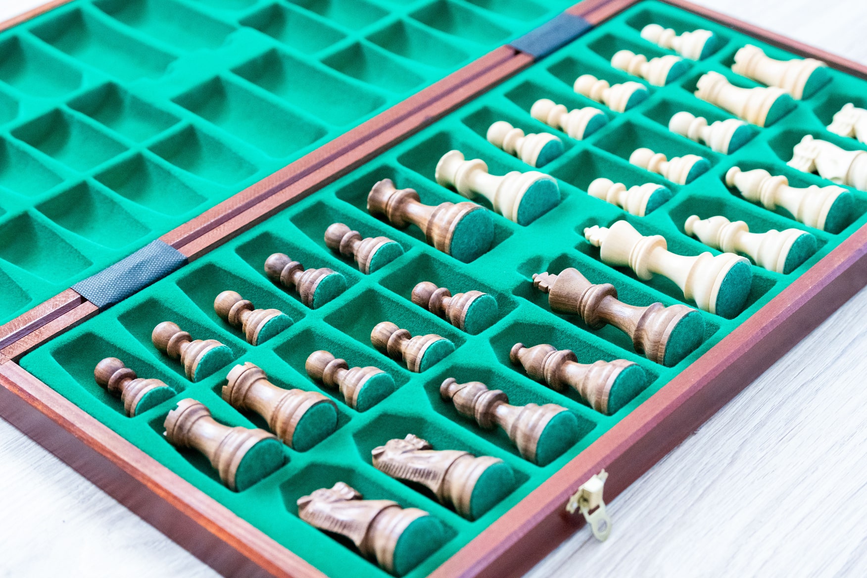 Drevený šach Profesionál