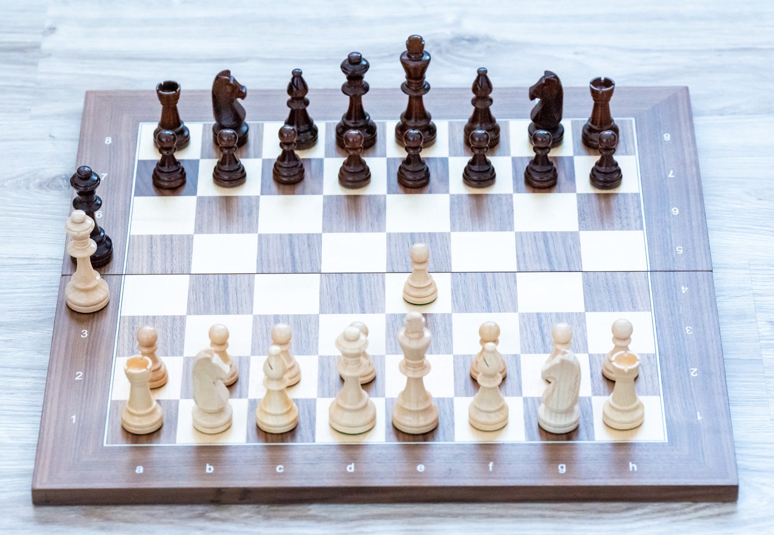 Drevené šachy Klapp klasik