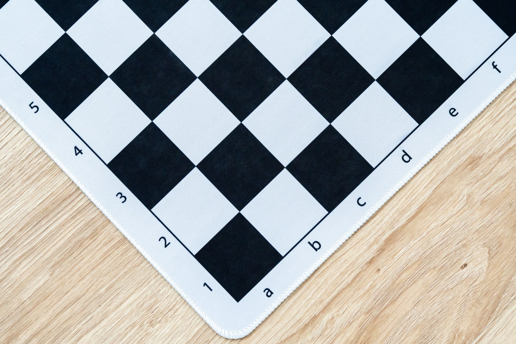 Šachovnica Mouse Pad čierna stredná
