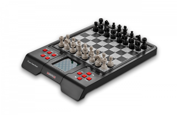 Chess School – bočný pohľad