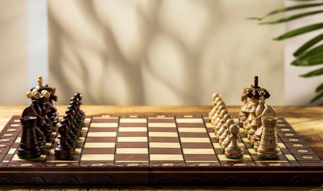 Nový mesiac, nové šachy?!😉 Vyberte si u nás♟ https://www.sachovyobchod.sk/sachy/ #e4e5 #milujemesach #sach...